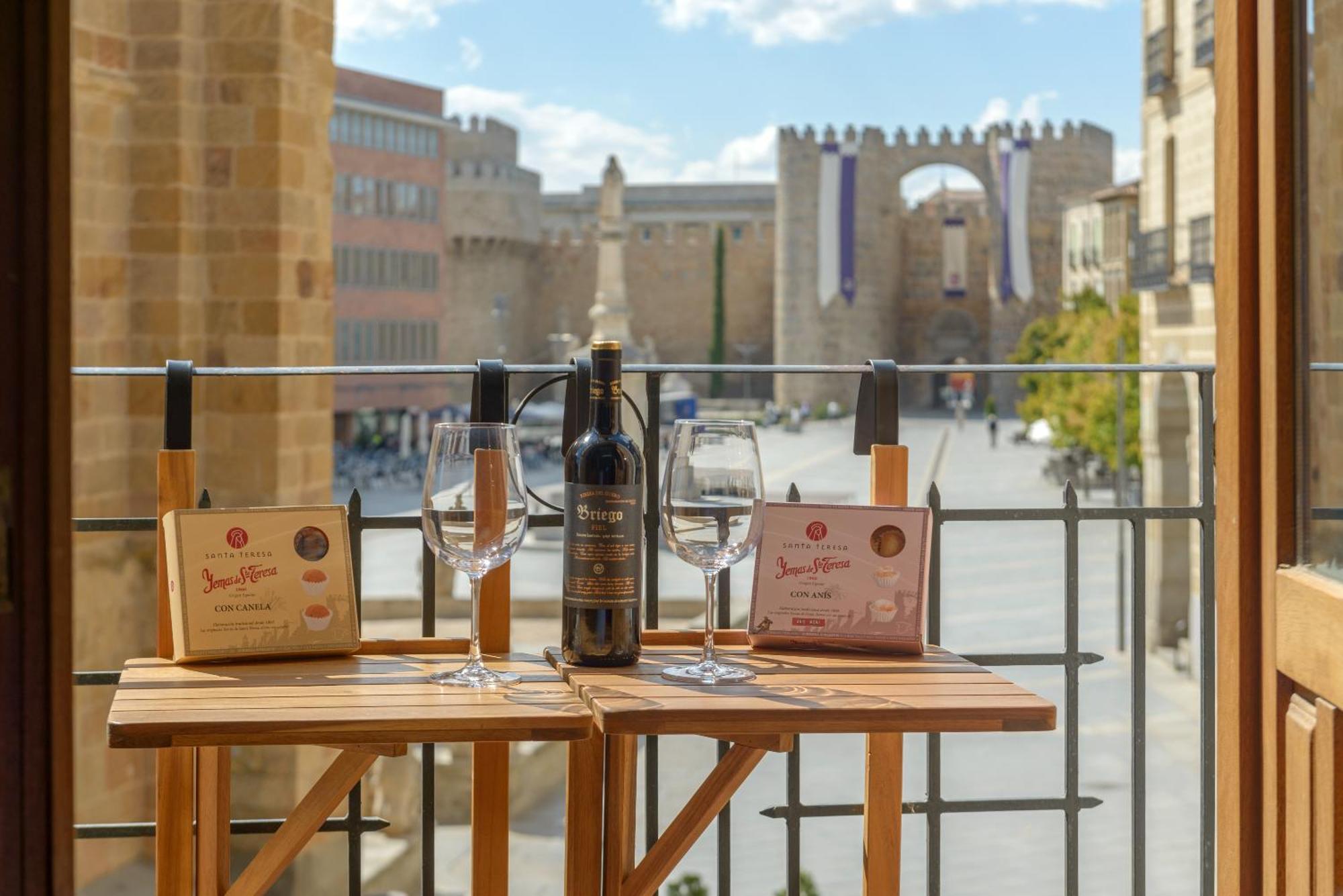 Balcony View To Avila'S Alcazar Exterior photo